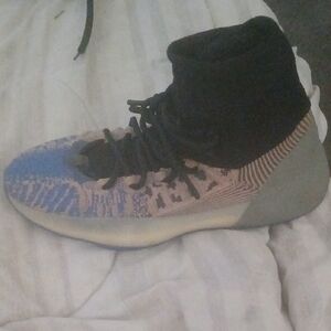 High-Top Knit Sneakers in Blue and Black